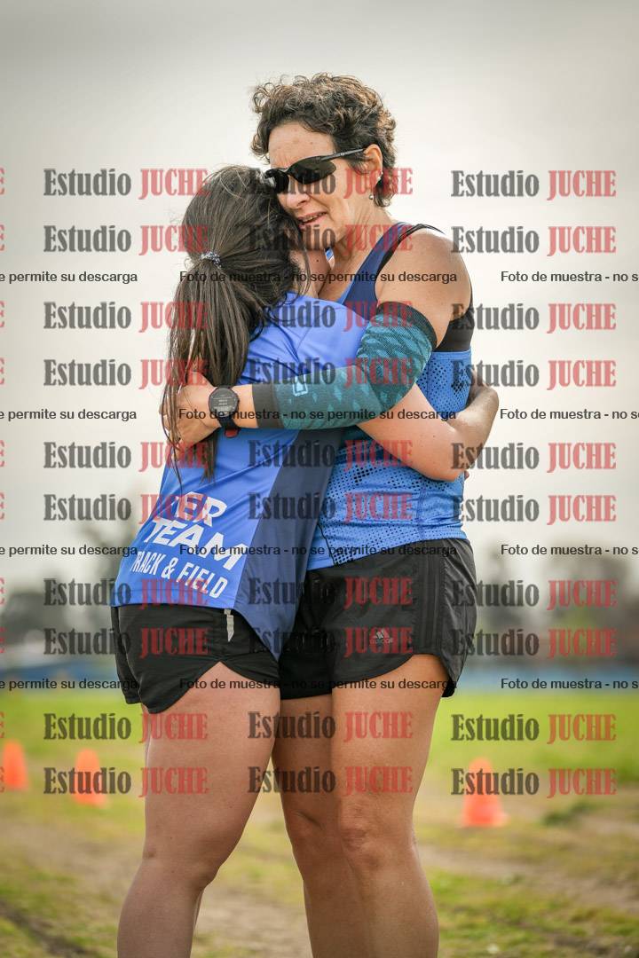 Fotos de la llegada del cross de 4000 m - mujeres