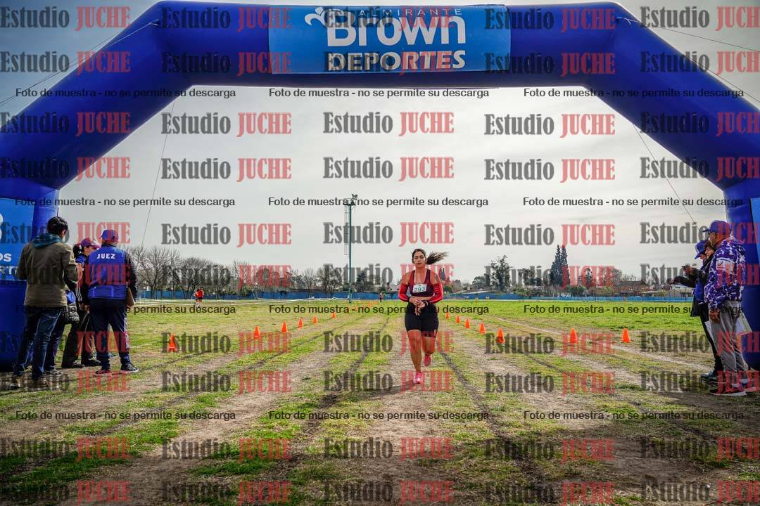 Fotos de la llegada del cross de 4000 m - mujeres
