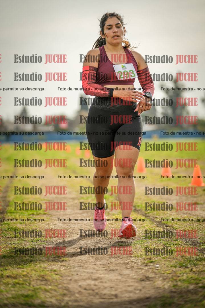 Fotos de la llegada del cross de 4000 m - mujeres