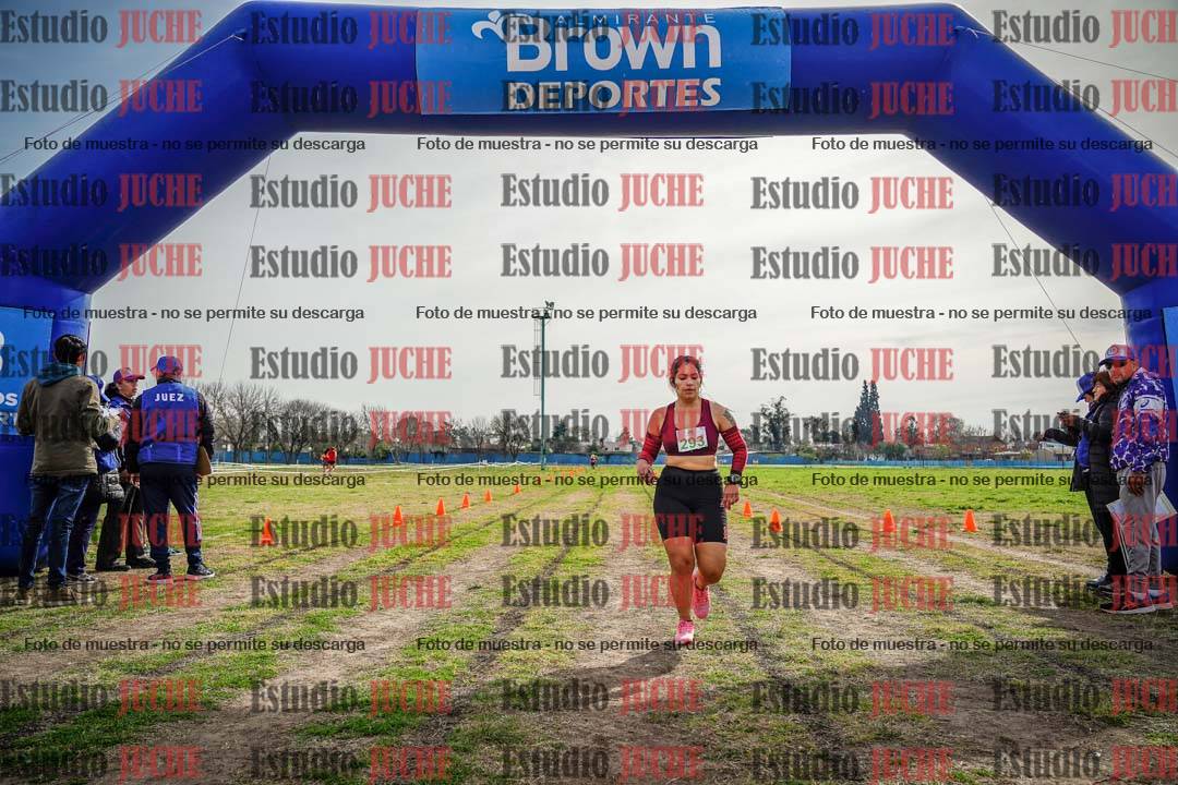 Fotos de la llegada del cross de 4000 m - mujeres