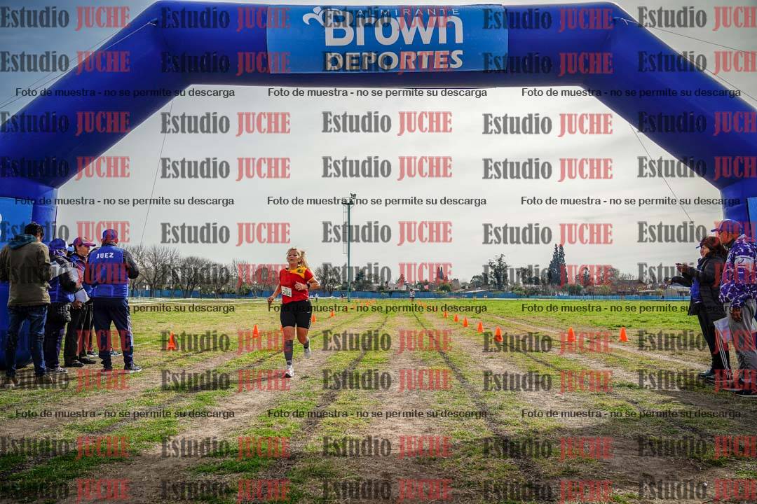 Fotos de la llegada del cross de 4000 m - mujeres