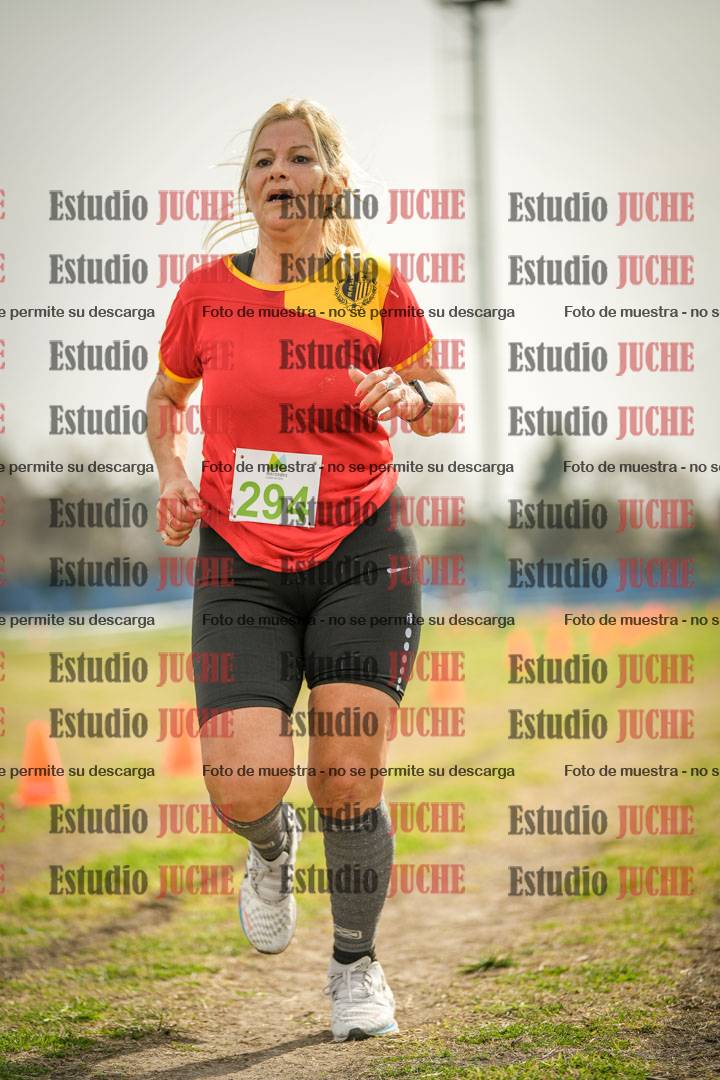 Fotos de la llegada del cross de 4000 m - mujeres