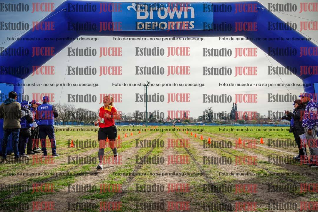 Fotos de la llegada del cross de 4000 m - mujeres