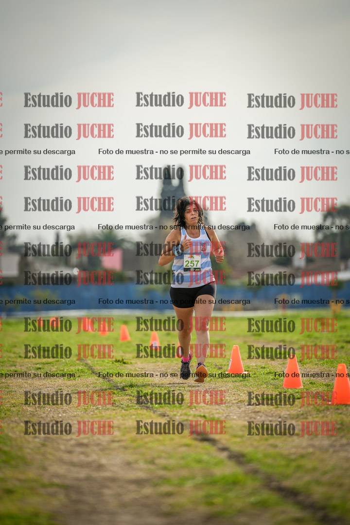 Fotos de la llegada del cross de 4000 m - mujeres