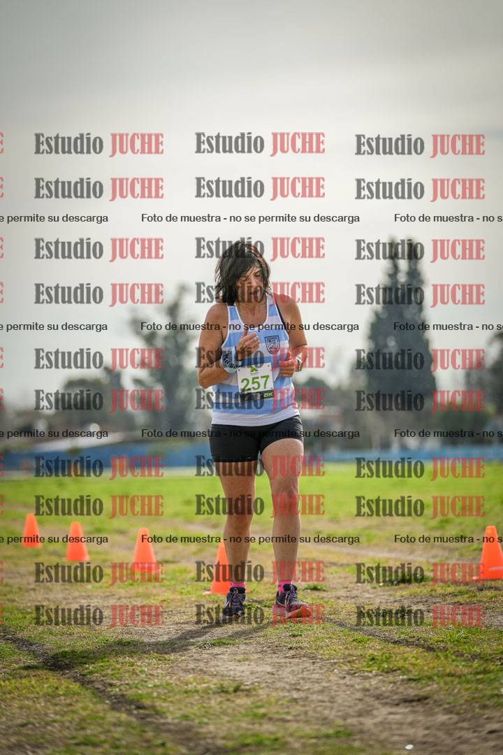 Fotos de la llegada del cross de 4000 m - mujeres
