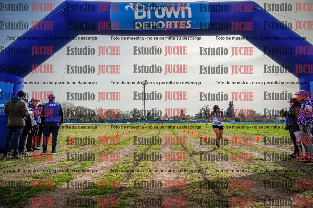Fotos de la llegada del cross de 4000 m - mujeres