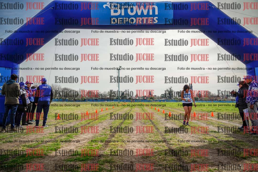 Fotos de la llegada del cross de 4000 m - mujeres