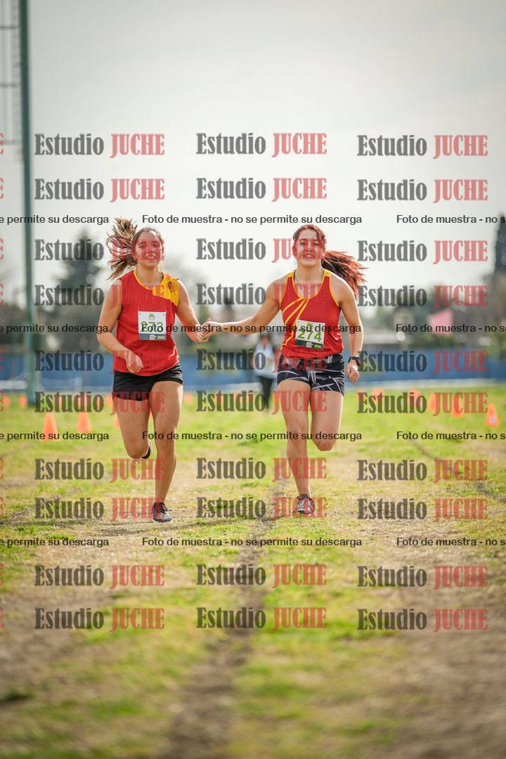 Fotos de la llegada del cross de 4000 m - mujeres