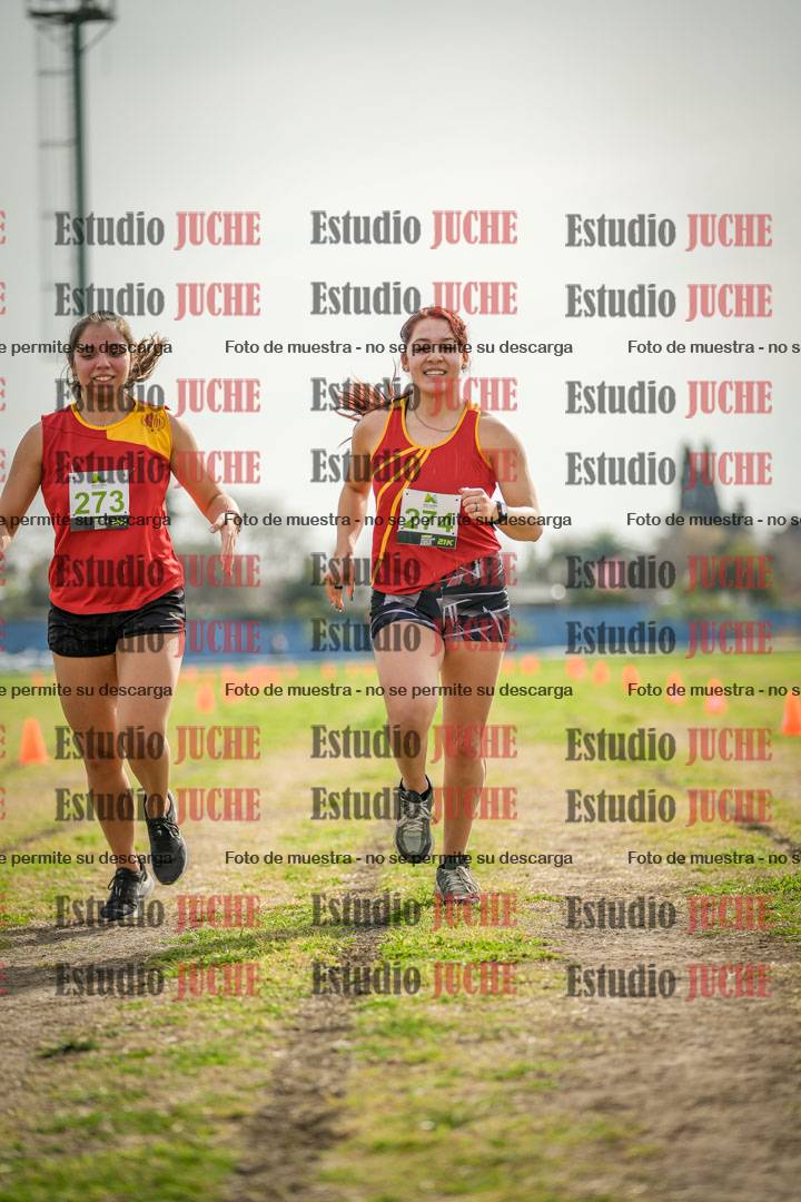 Fotos de la llegada del cross de 4000 m - mujeres