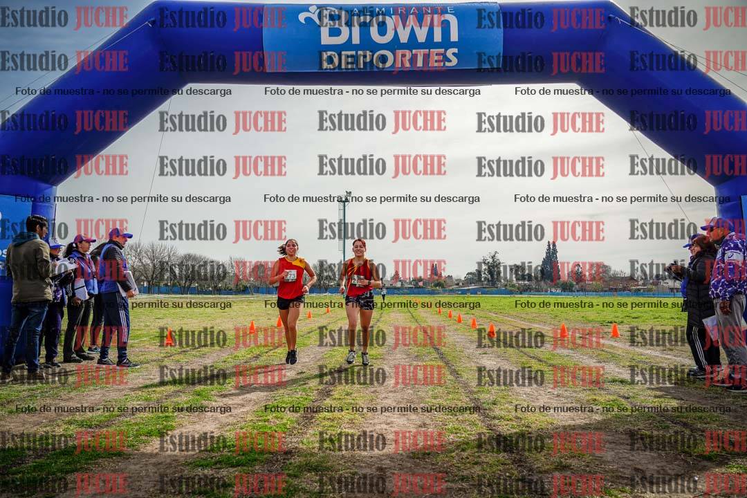 Fotos de la llegada del cross de 4000 m - mujeres