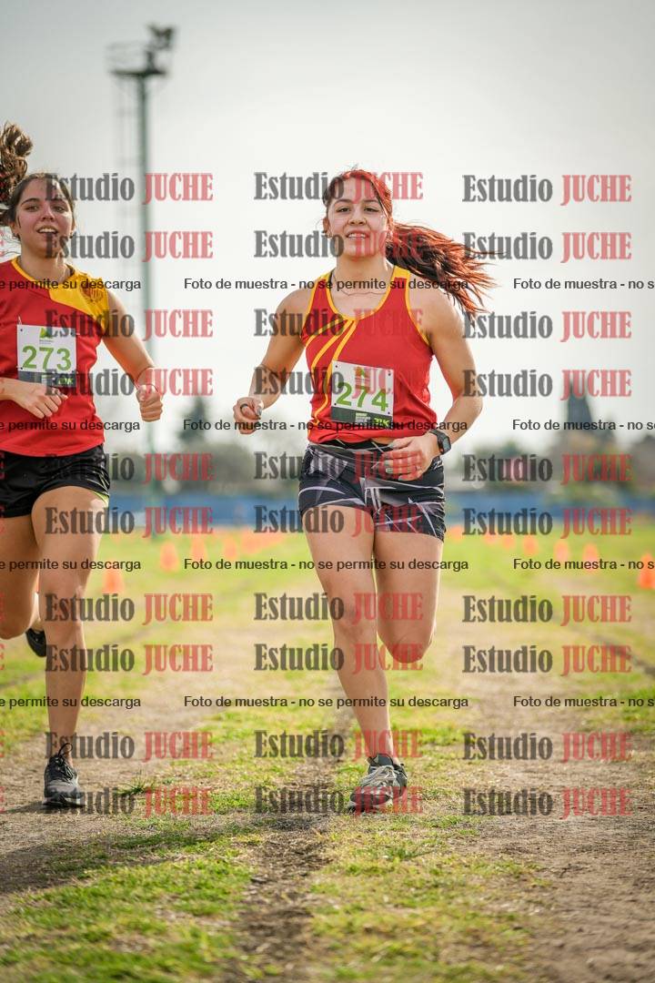 Fotos de la llegada del cross de 4000 m - mujeres
