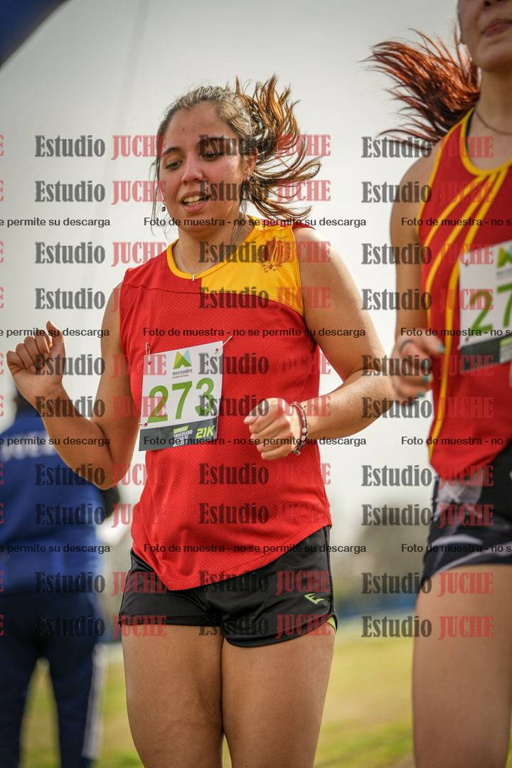 Fotos de la llegada del cross de 4000 m - mujeres