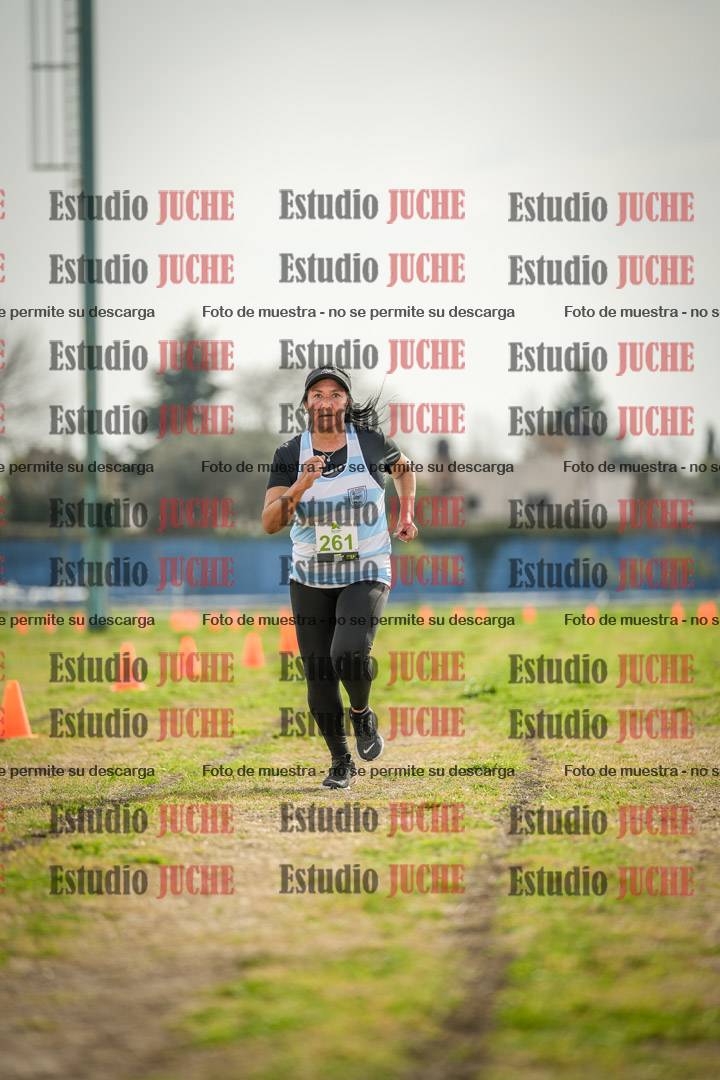 Fotos de la llegada del cross de 4000 m - mujeres