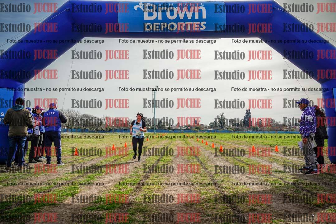 Fotos de la llegada del cross de 4000 m - mujeres