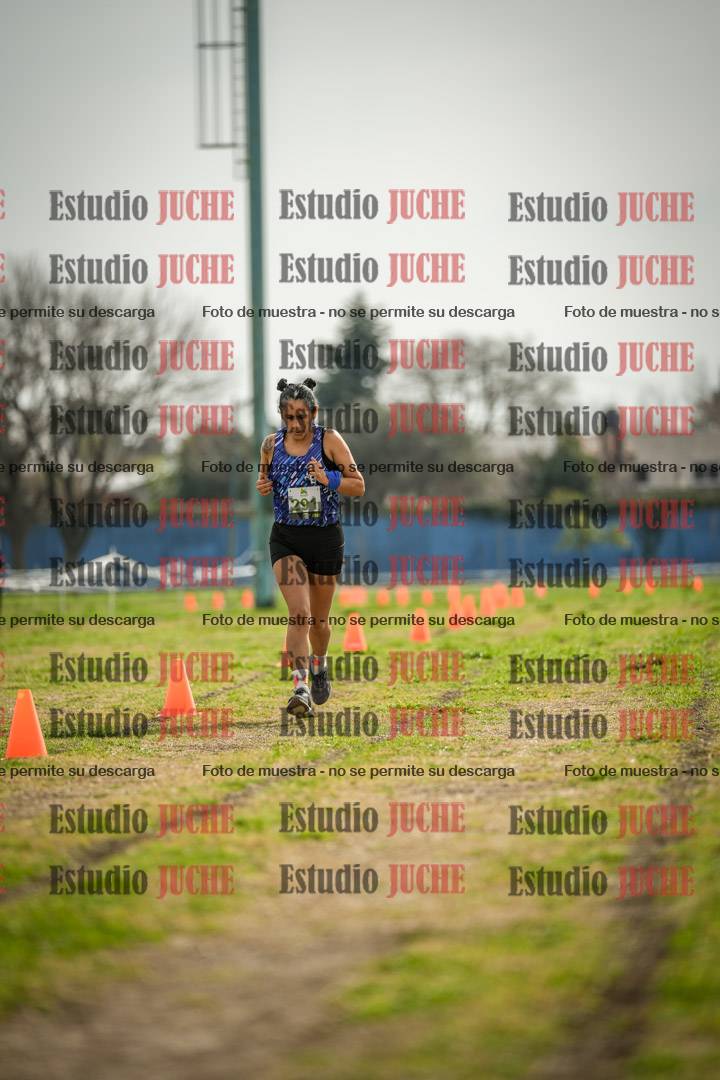 Fotos de la llegada del cross de 4000 m - mujeres