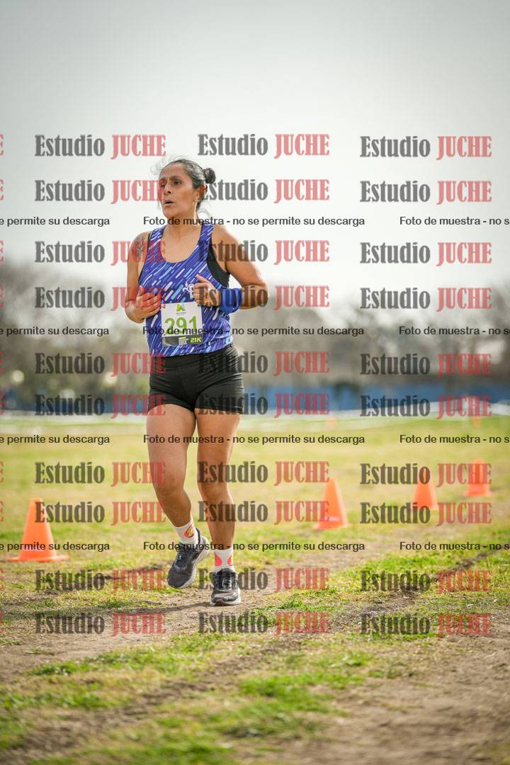 Fotos de la llegada del cross de 4000 m - mujeres