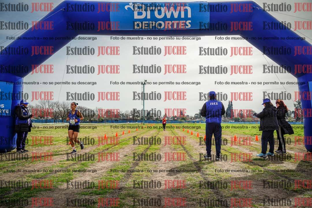 Fotos de la llegada del cross de 4000 m - mujeres