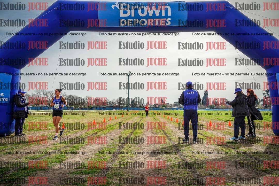 Fotos de la llegada del cross de 4000 m - mujeres