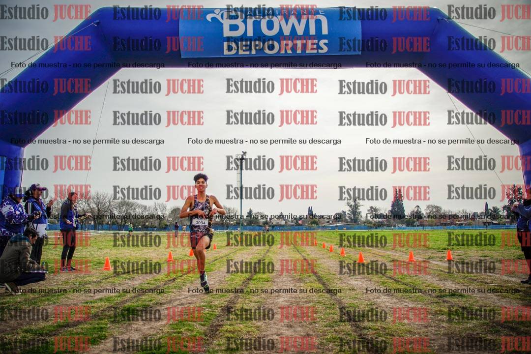 Fotos de la llegada del cross de 2000 m