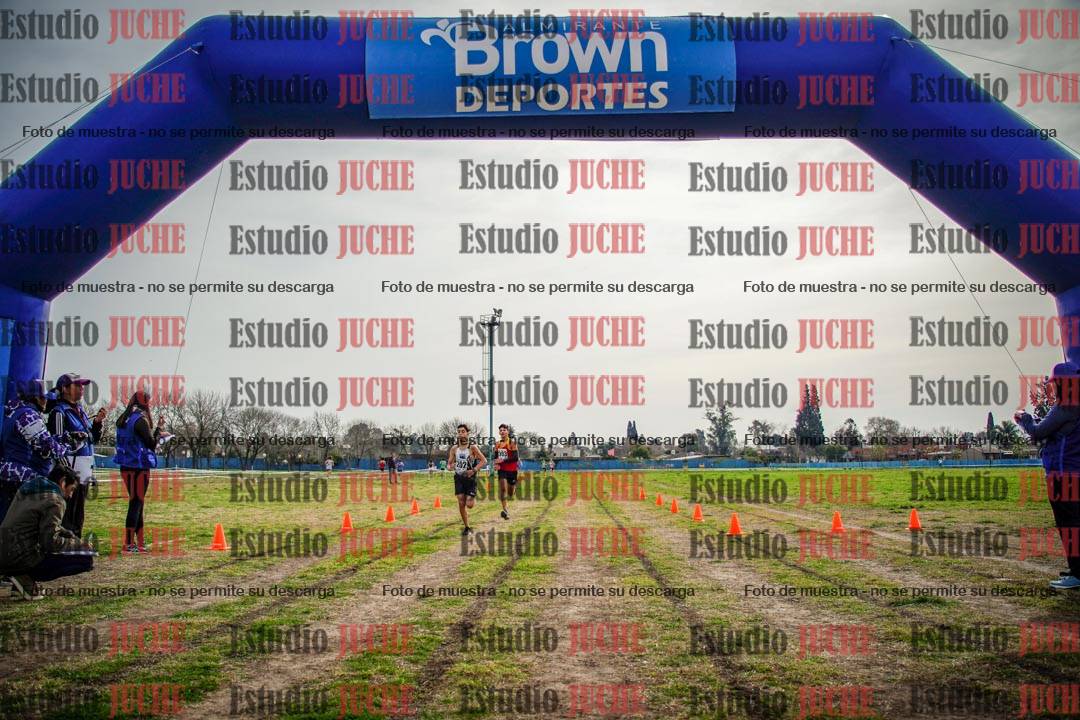 Fotos de la llegada del cross de 2000 m