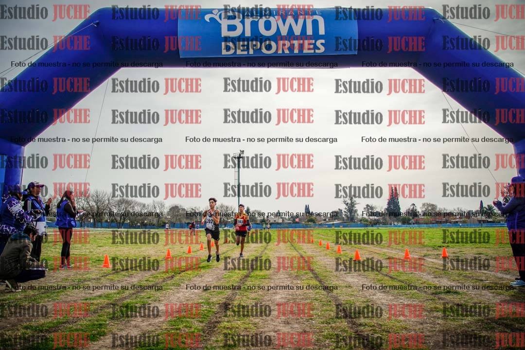Fotos de la llegada del cross de 2000 m