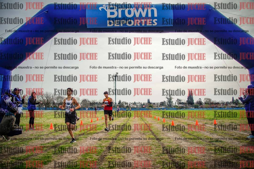 Fotos de la llegada del cross de 2000 m
