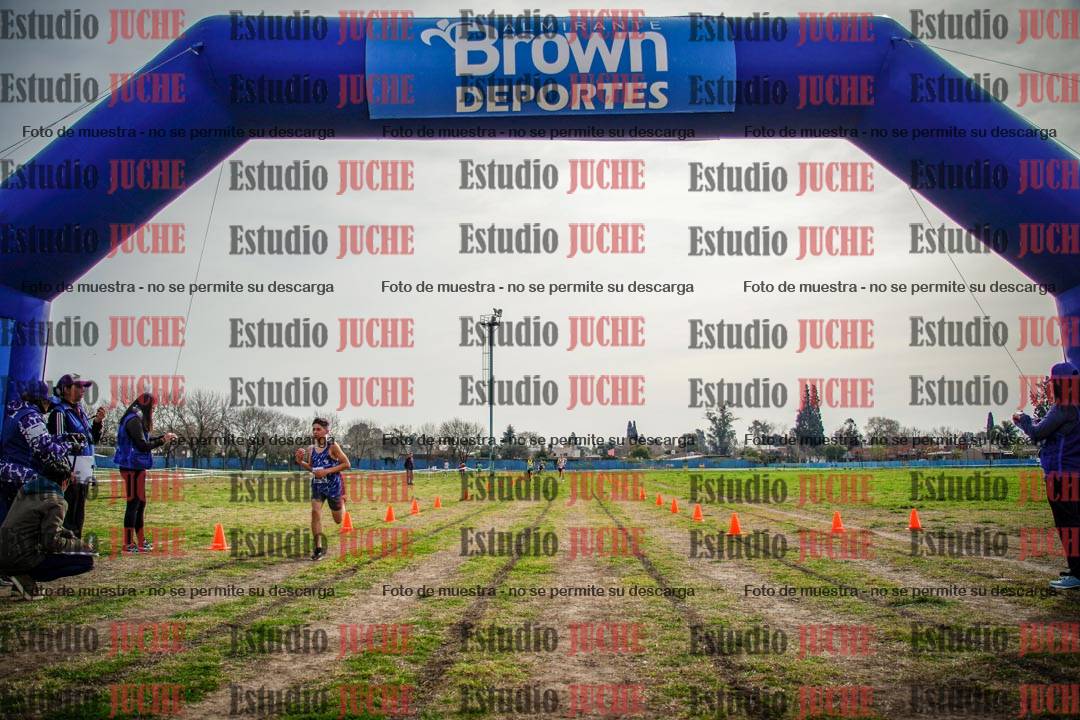 Fotos de la llegada del cross de 2000 m