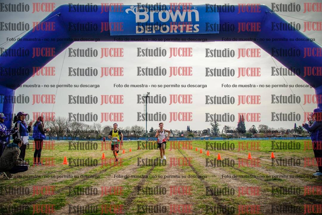 Fotos de la llegada del cross de 2000 m