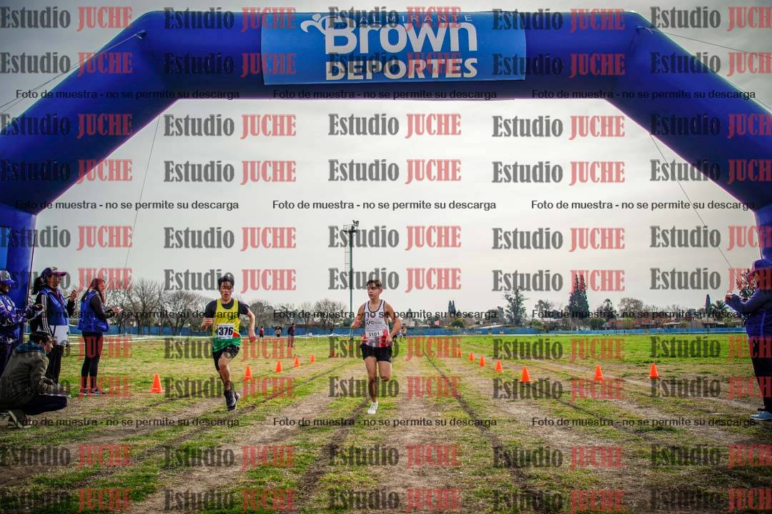 Fotos de la llegada del cross de 2000 m