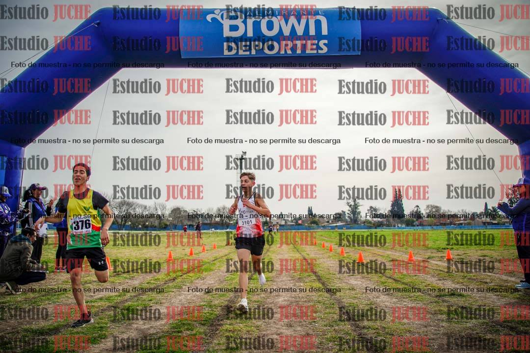 Fotos de la llegada del cross de 2000 m