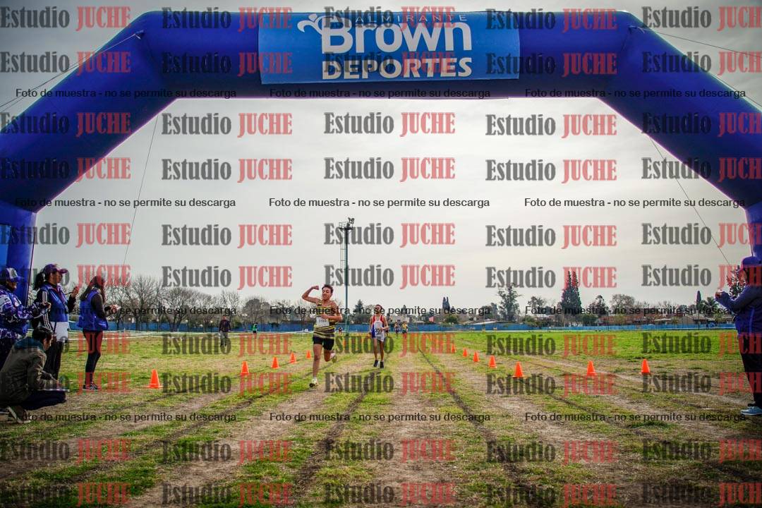 Fotos de la llegada del cross de 2000 m