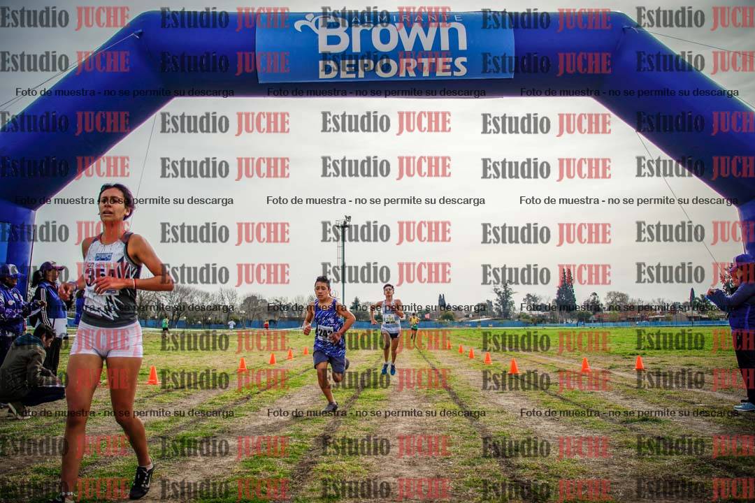 Fotos de la llegada del cross de 2000 m