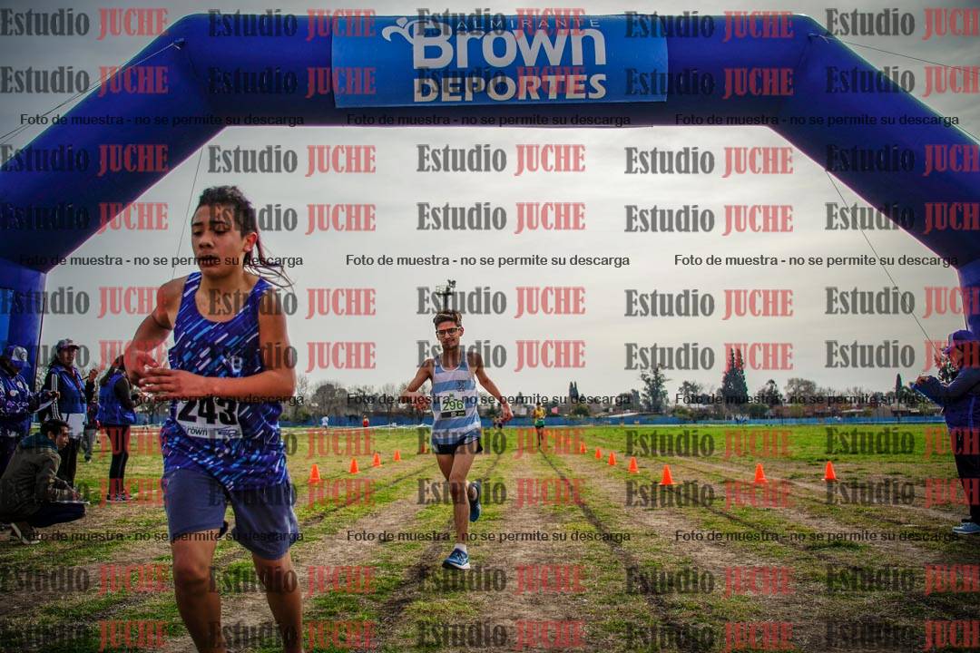 Fotos de la llegada del cross de 2000 m