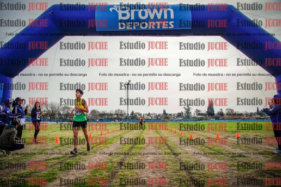 Fotos de la llegada del cross de 2000 m