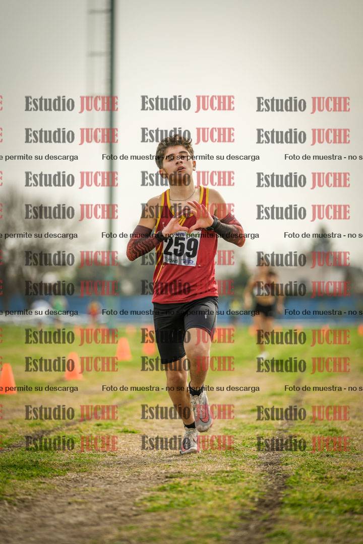 Fotos de la llegada del cross de 2000 m
