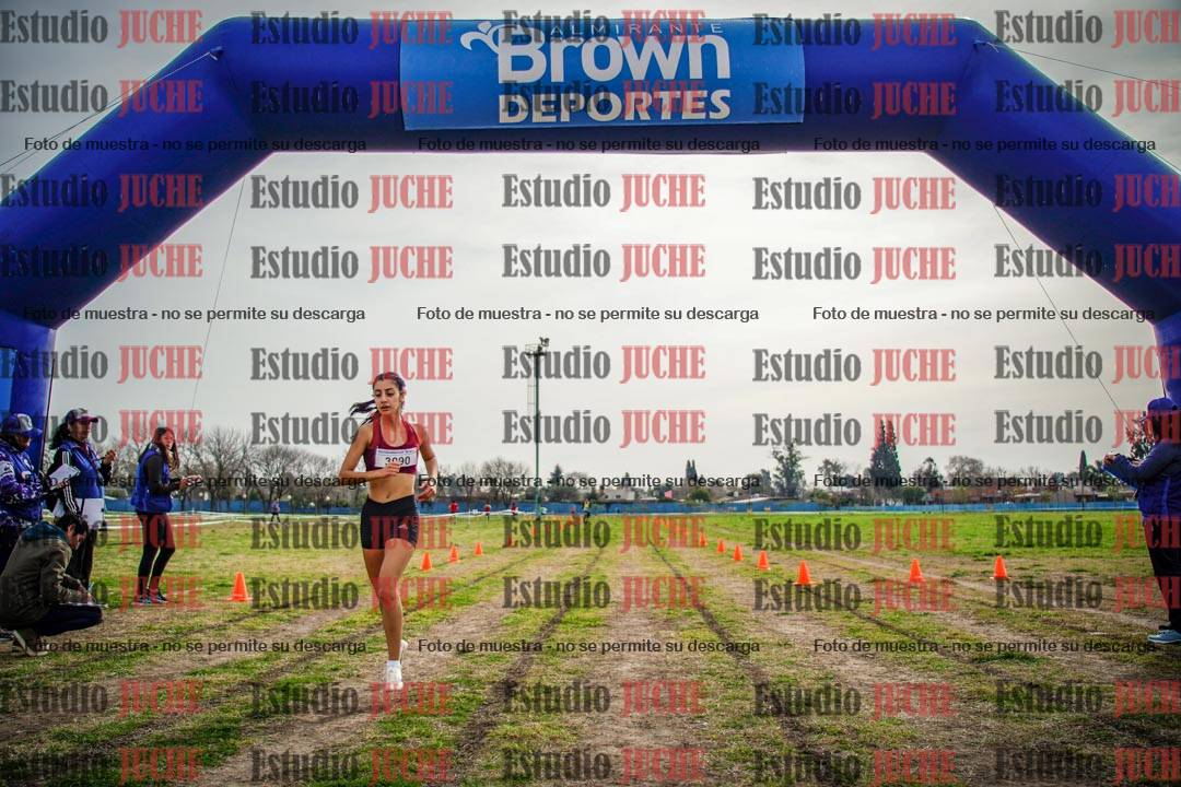 Fotos de la llegada del cross de 2000 m