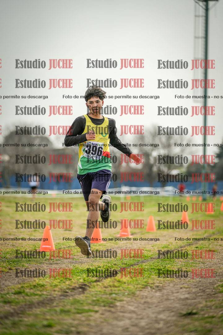 Fotos de la llegada del cross de 2000 m