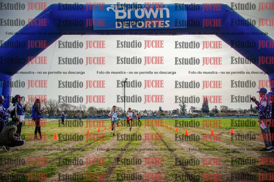 Fotos de la llegada del cross de 2000 m
