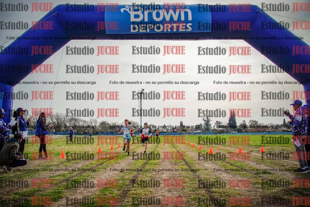 Fotos de la llegada del cross de 2000 m