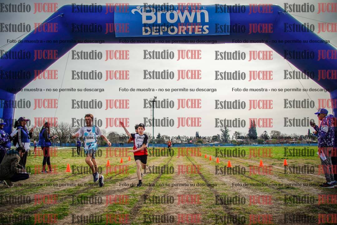 Fotos de la llegada del cross de 2000 m