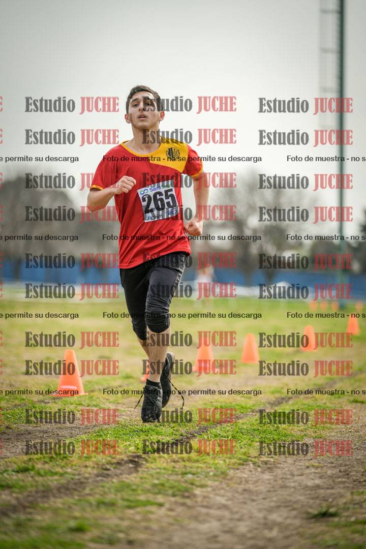 Fotos de la llegada del cross de 2000 m