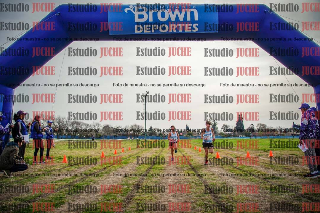 Fotos de la llegada del cross de 2000 m