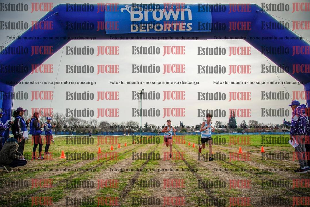 Fotos de la llegada del cross de 2000 m
