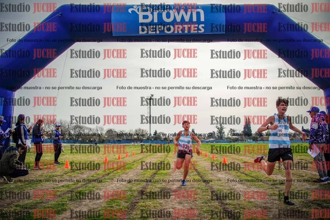 Fotos de la llegada del cross de 2000 m