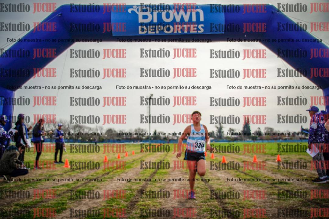 Fotos de la llegada del cross de 2000 m
