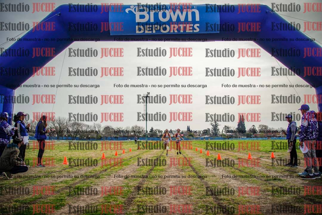 Fotos de la llegada del cross de 2000 m