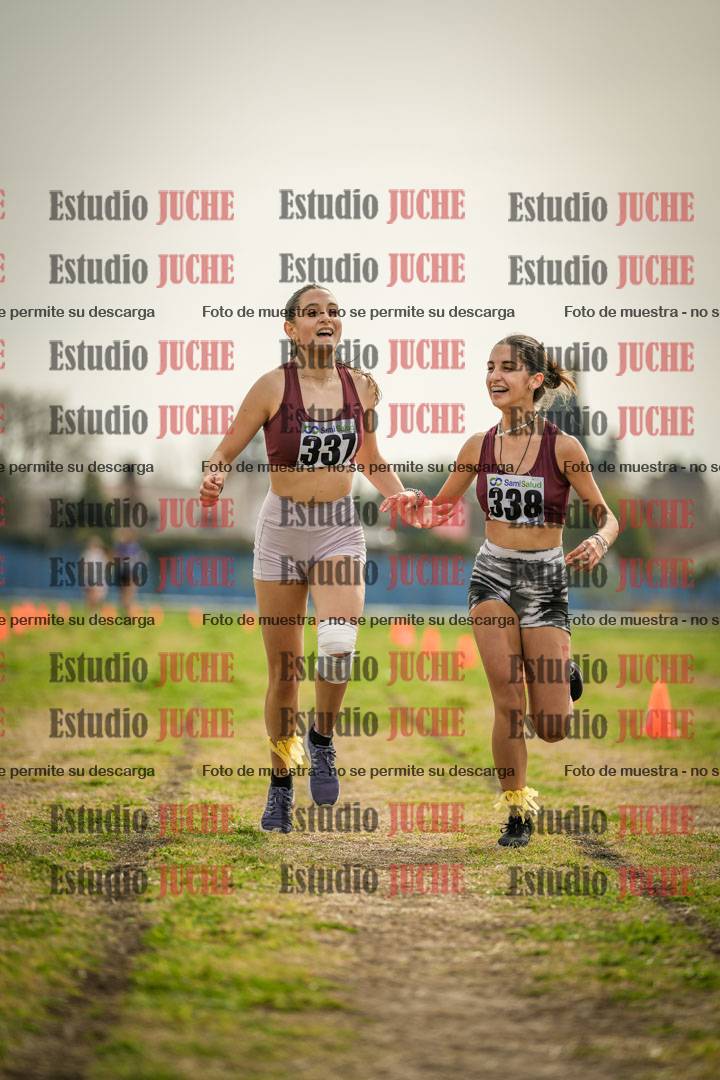 Fotos de la llegada del cross de 2000 m