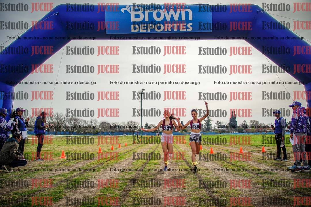 Fotos de la llegada del cross de 2000 m