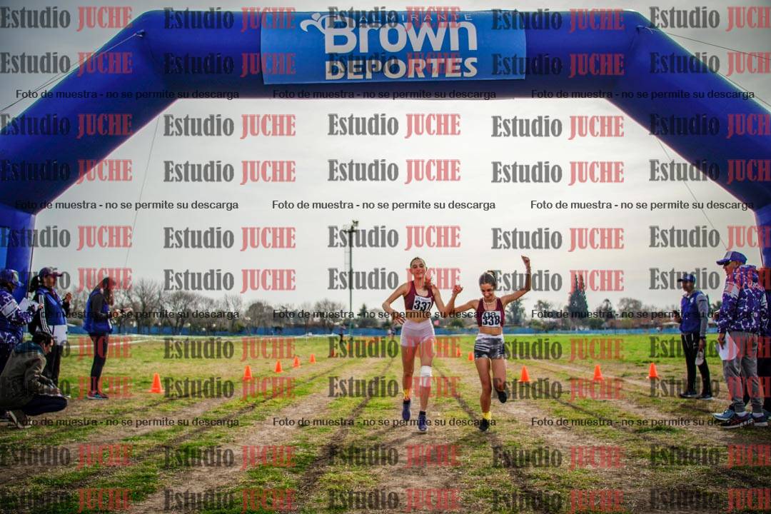 Fotos de la llegada del cross de 2000 m