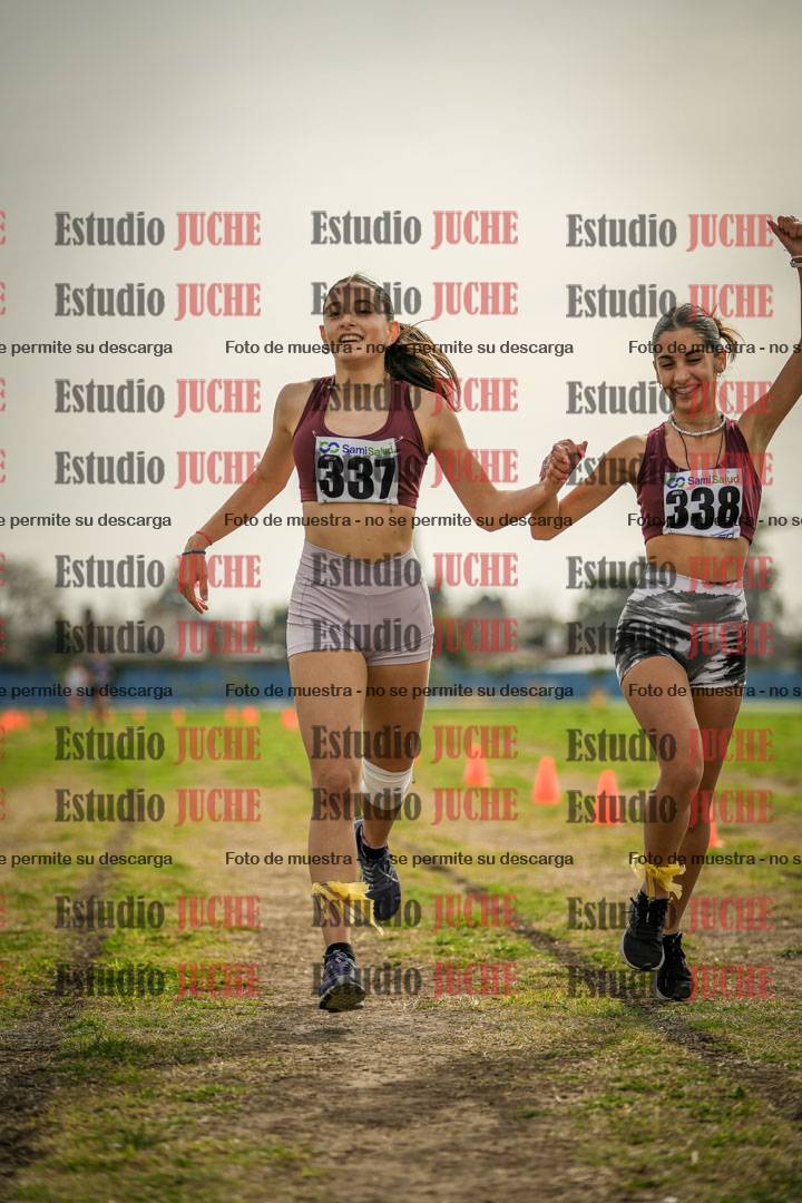 Fotos de la llegada del cross de 2000 m